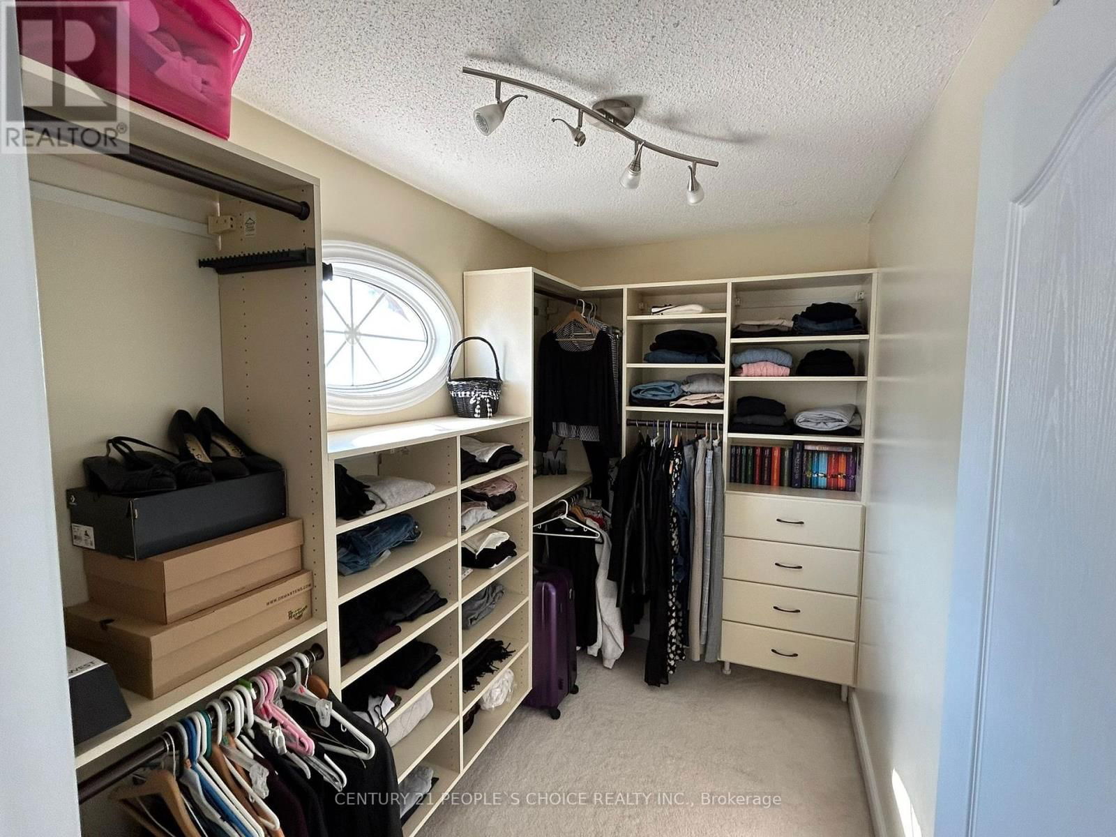 128 MOUNT ROYAL CIRCLE Image 30
