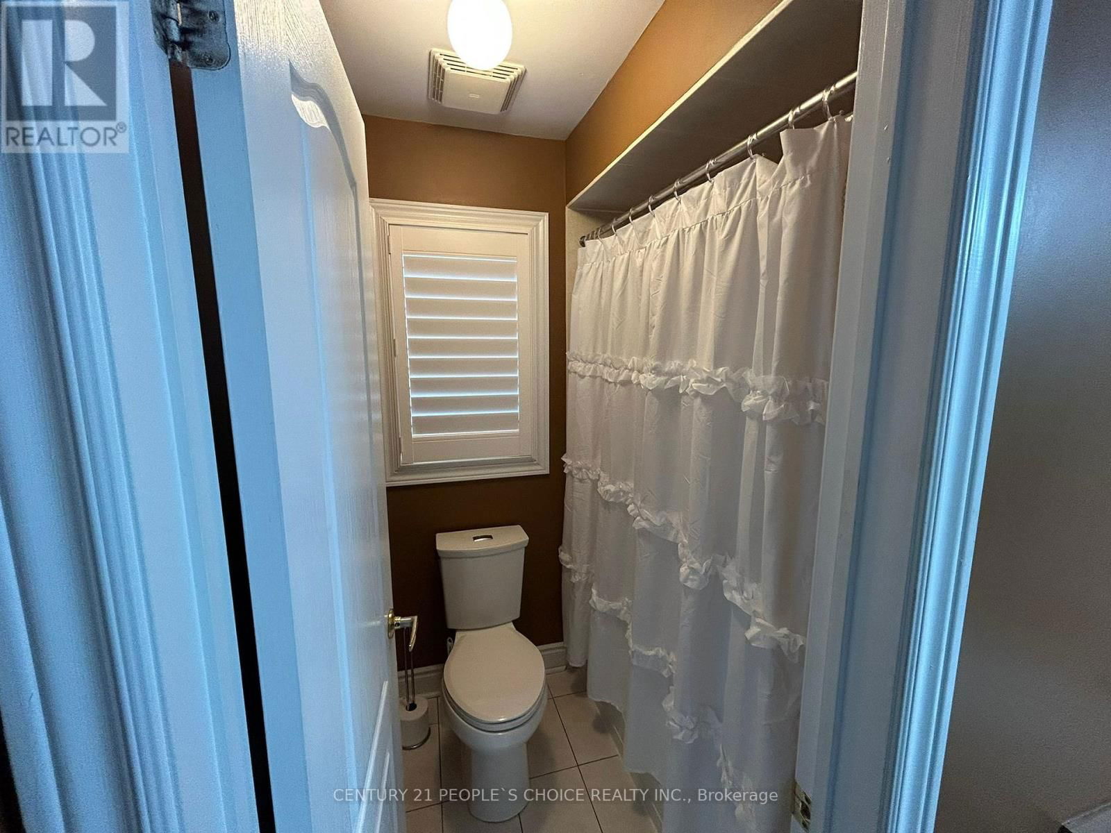 128 MOUNT ROYAL CIRCLE Image 34
