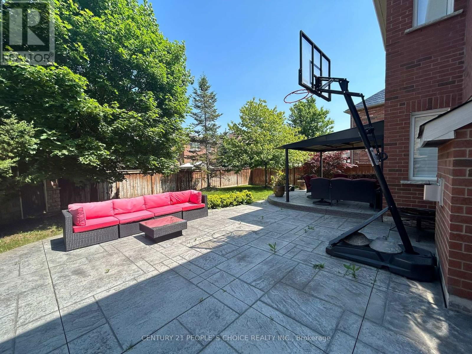 128 MOUNT ROYAL CIRCLE Image 48