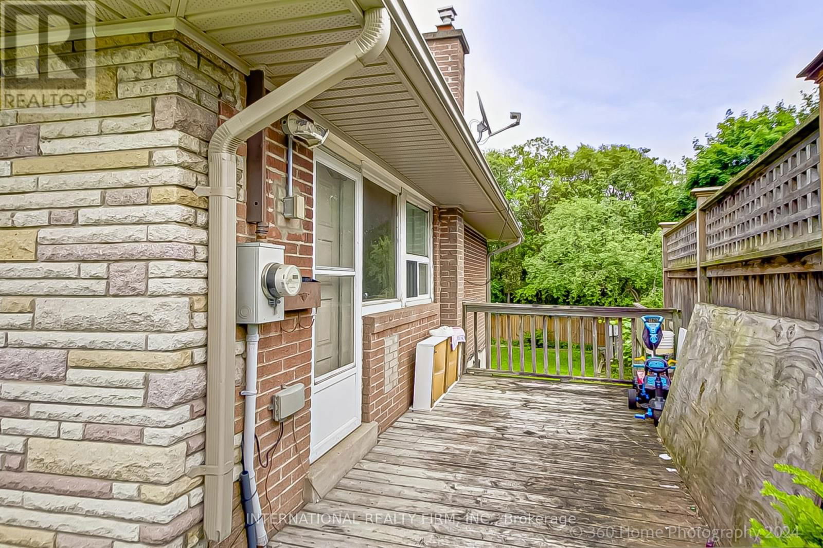 85 LETCHWORTH CRESCENT Image 21