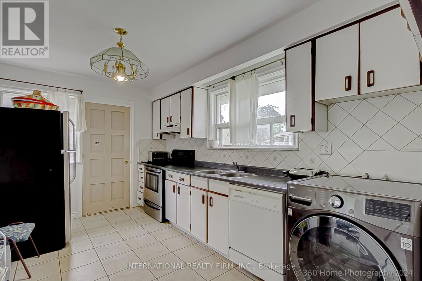 85 LETCHWORTH CRESCENT Image 5