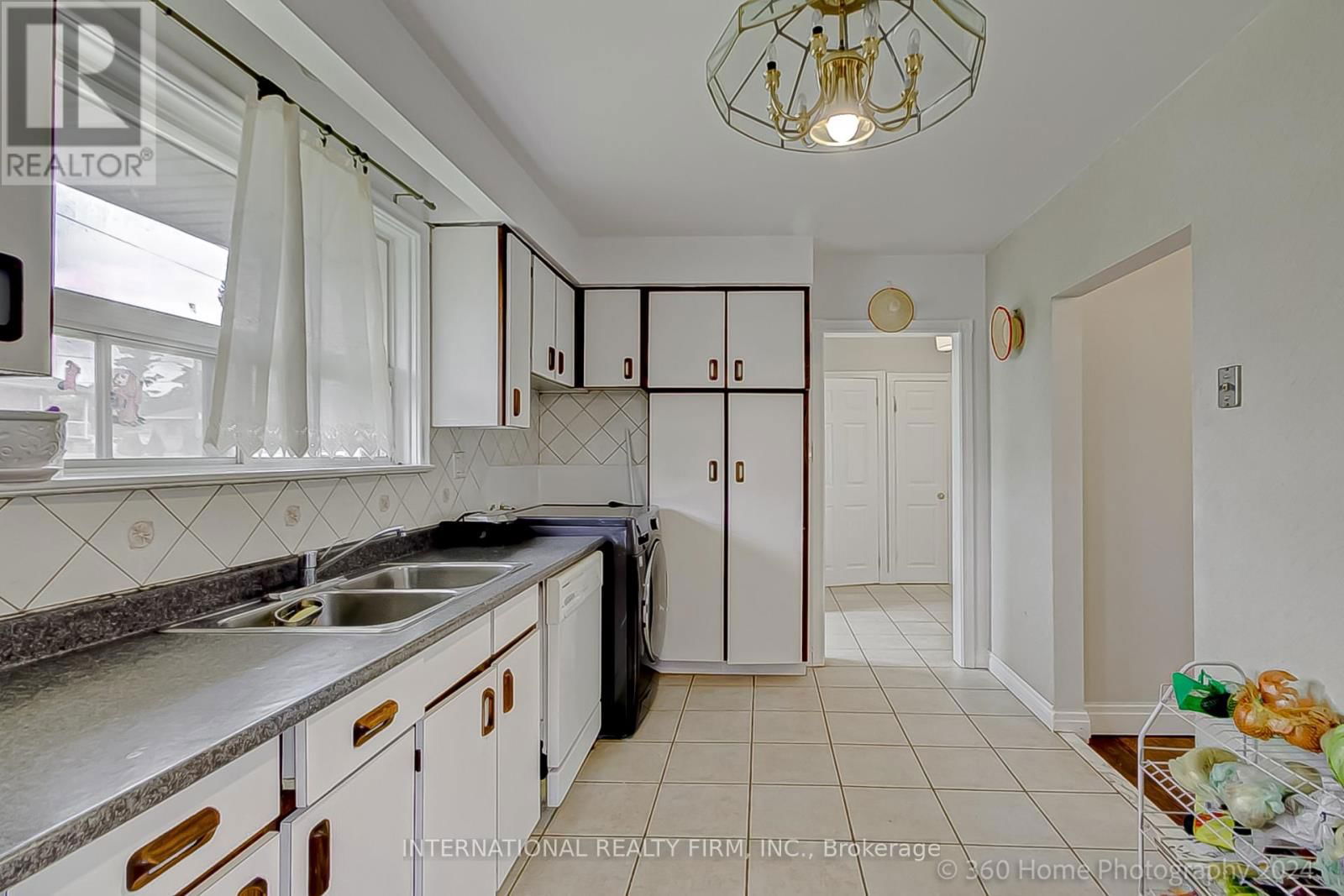 85 LETCHWORTH CRESCENT Image 6