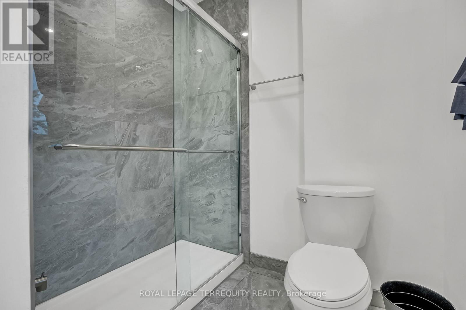 102 GUESTVILLE AVENUE Image 16