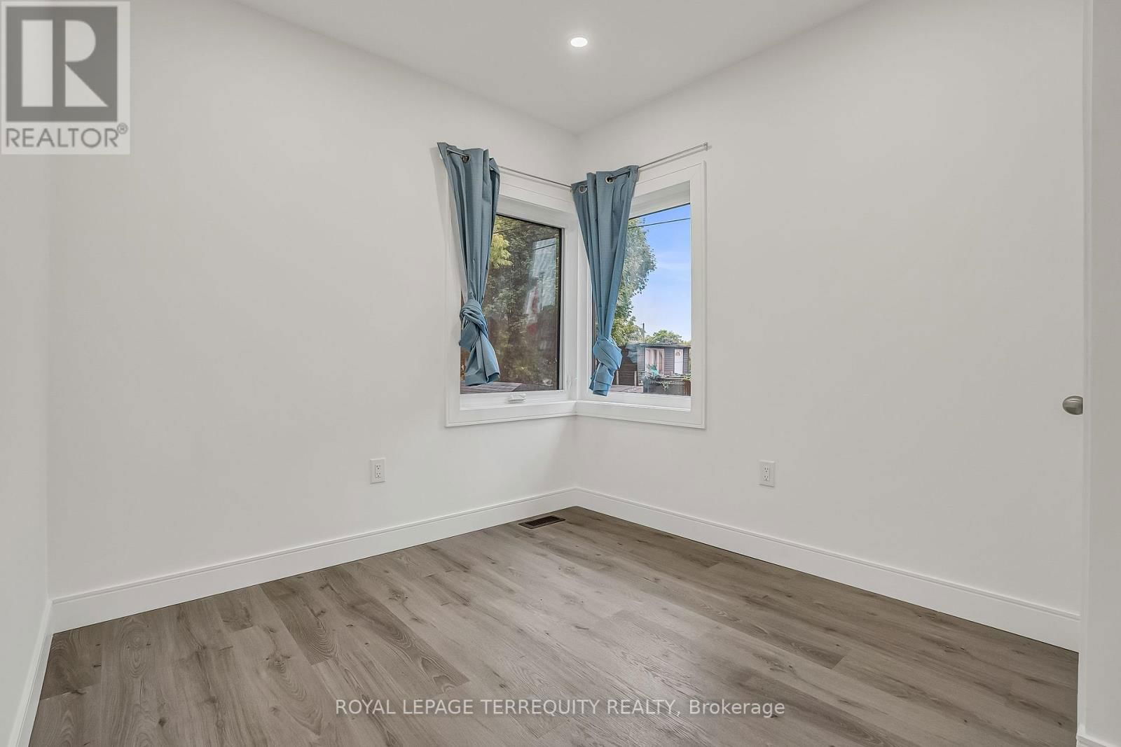102 GUESTVILLE AVENUE Image 17