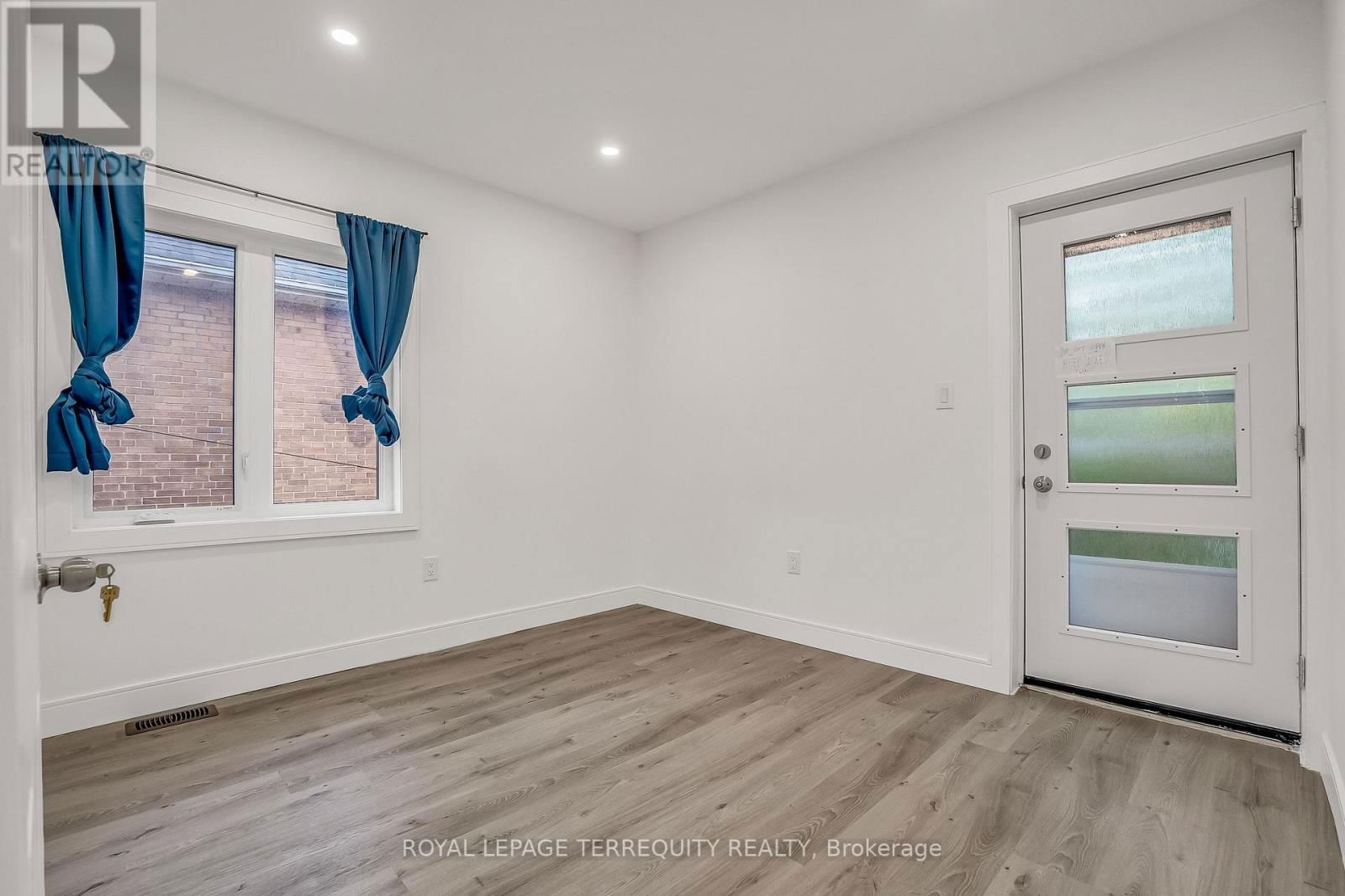 102 GUESTVILLE AVENUE Image 18
