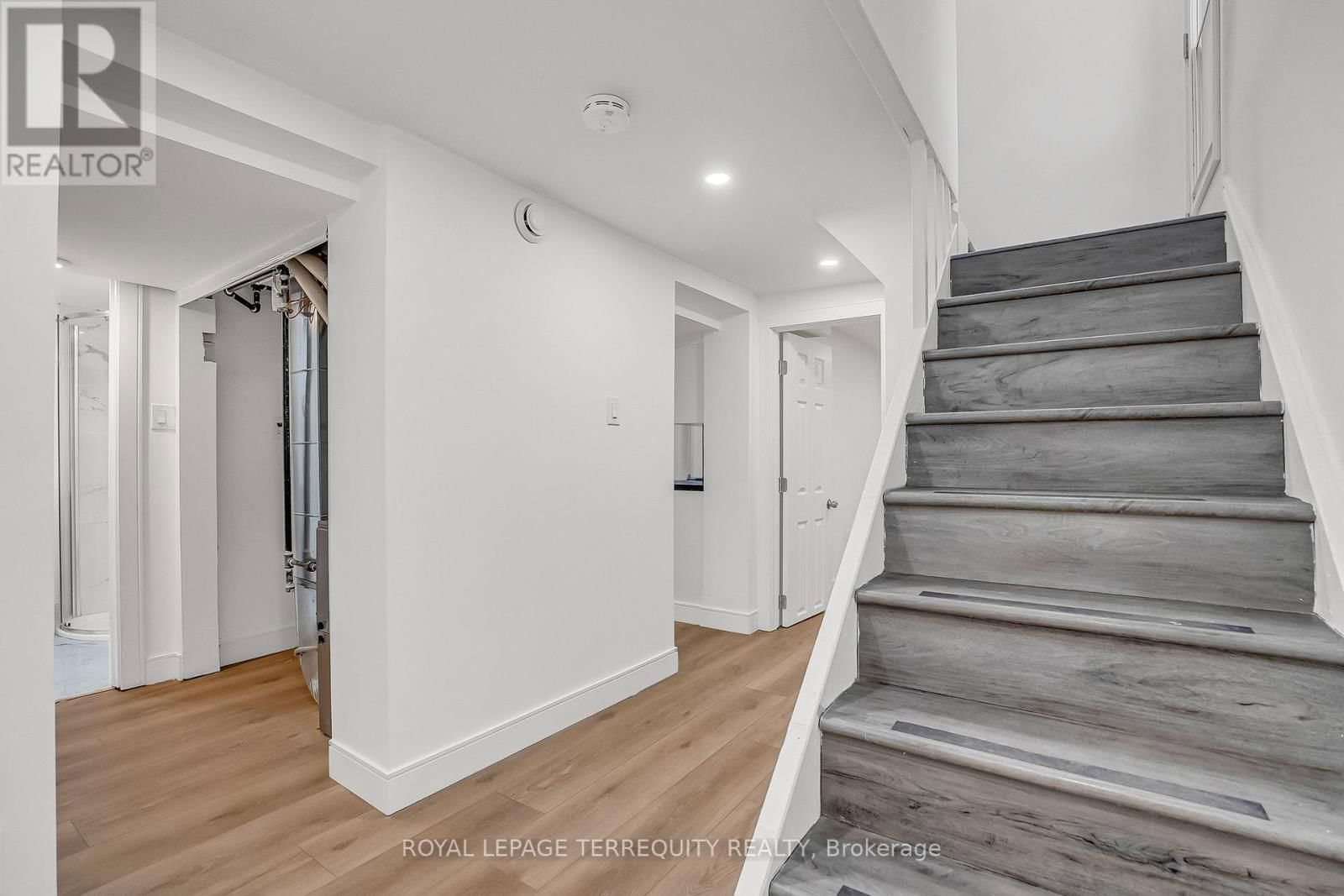 102 GUESTVILLE AVENUE Image 21