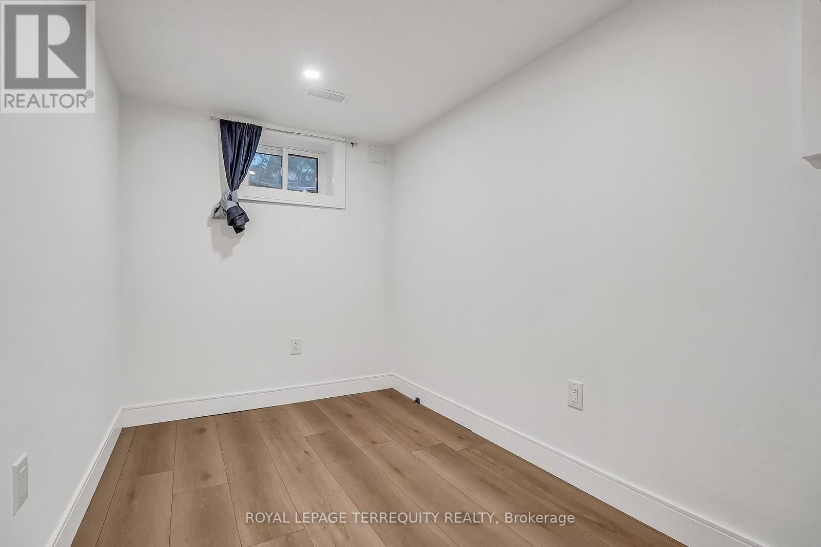 102 GUESTVILLE AVENUE Image 23