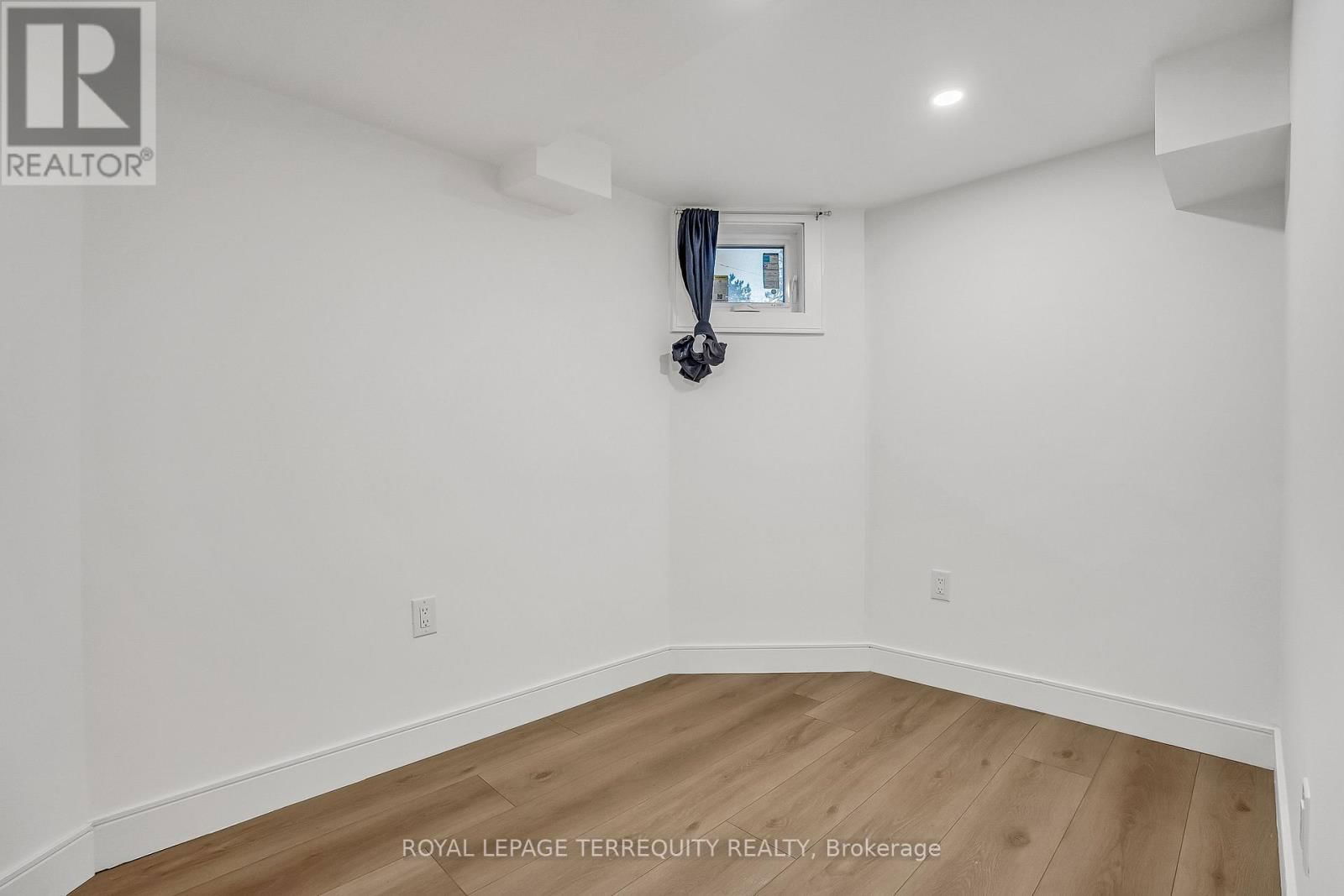 102 GUESTVILLE AVENUE Image 29