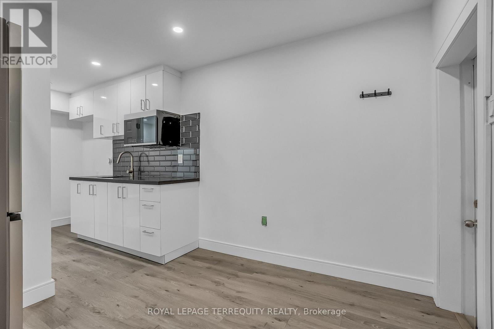 102 GUESTVILLE AVENUE Image 33