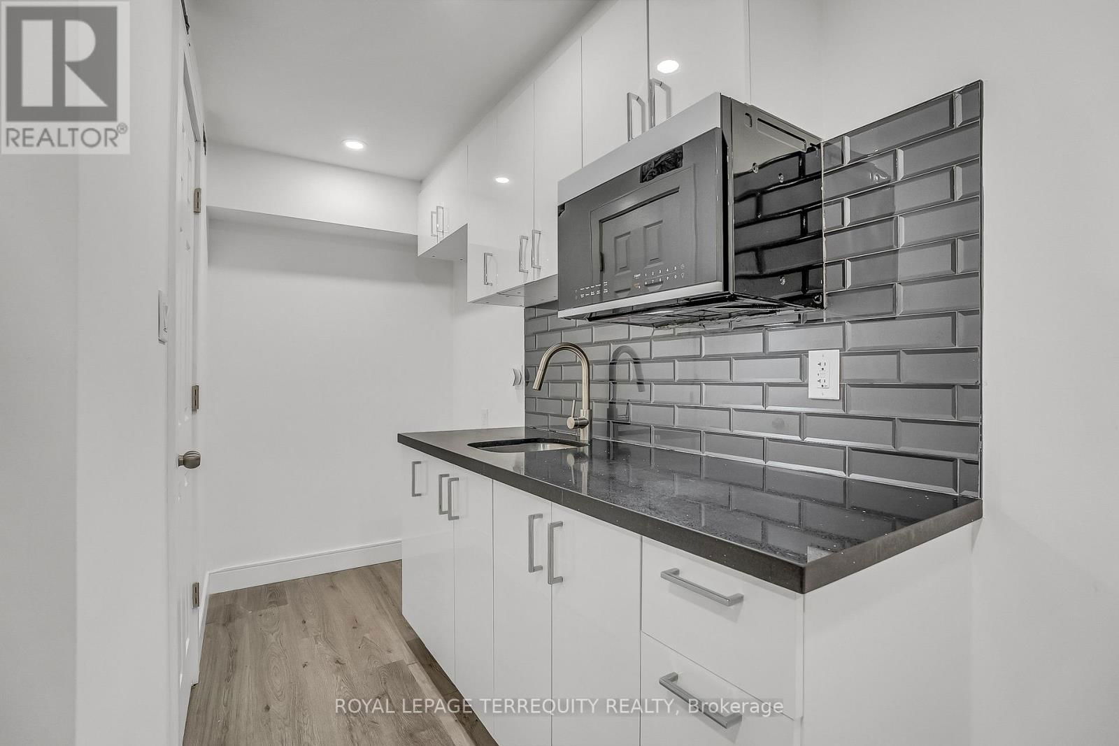 102 GUESTVILLE AVENUE Image 34