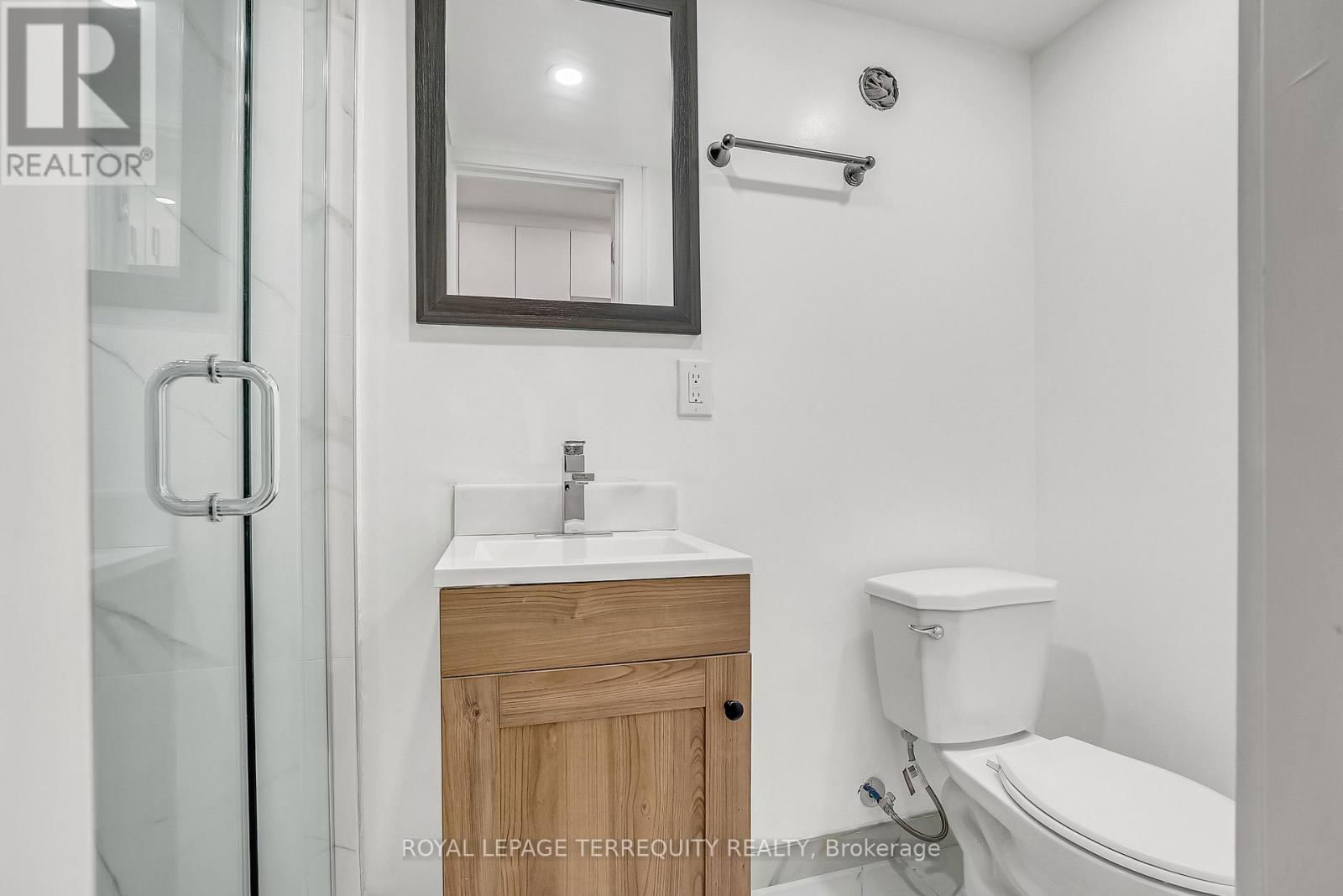 102 GUESTVILLE AVENUE Image 35