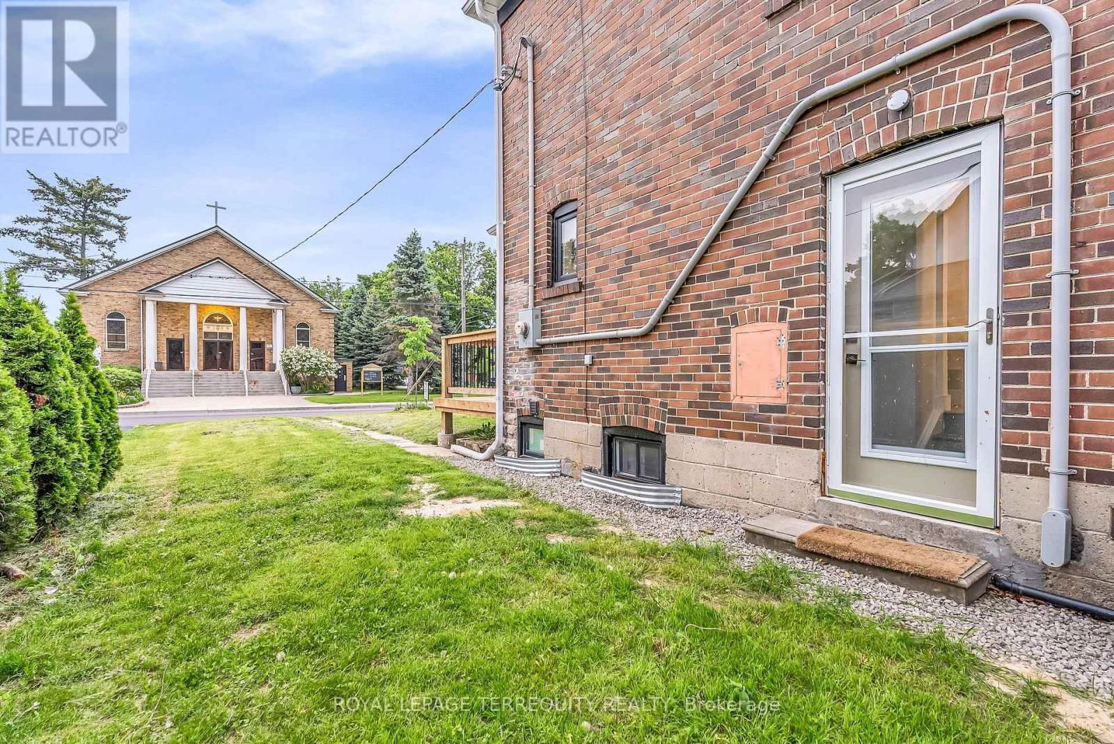 102 GUESTVILLE AVENUE Image 36