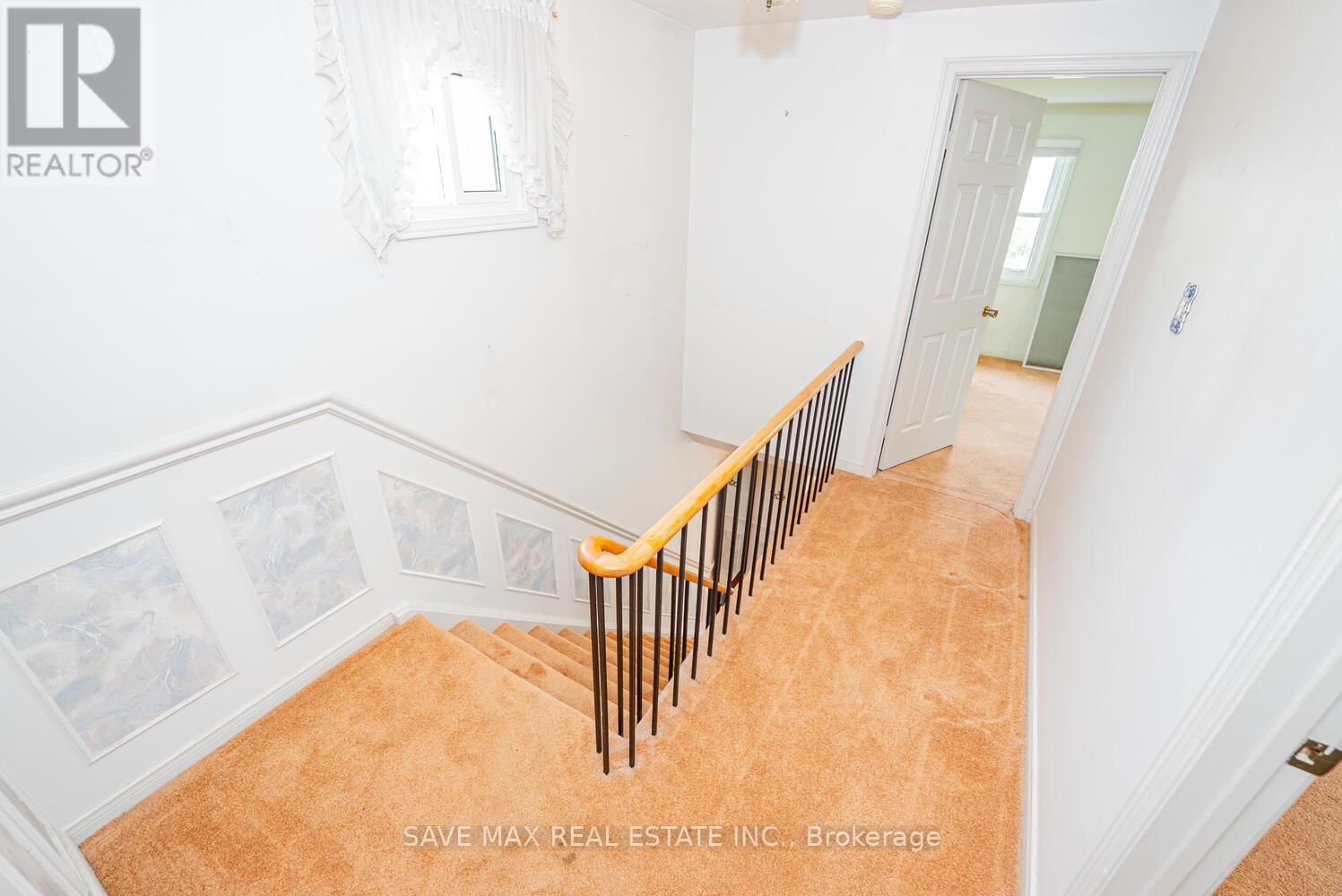 40 OMEGA SQUARE Image 15