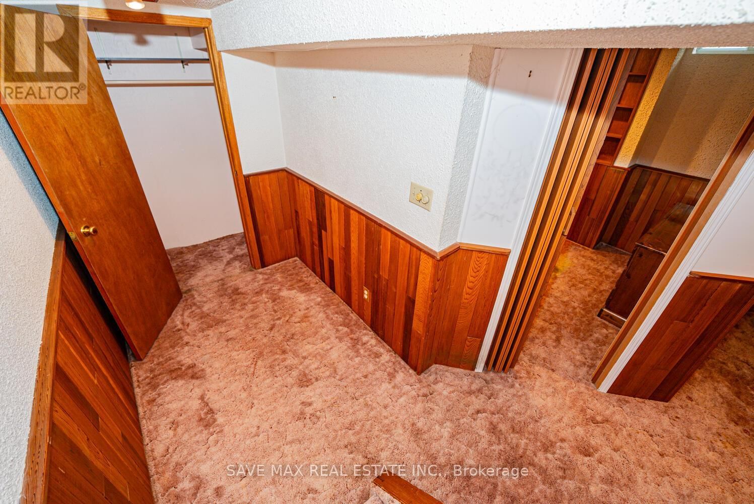 40 OMEGA SQUARE Image 28