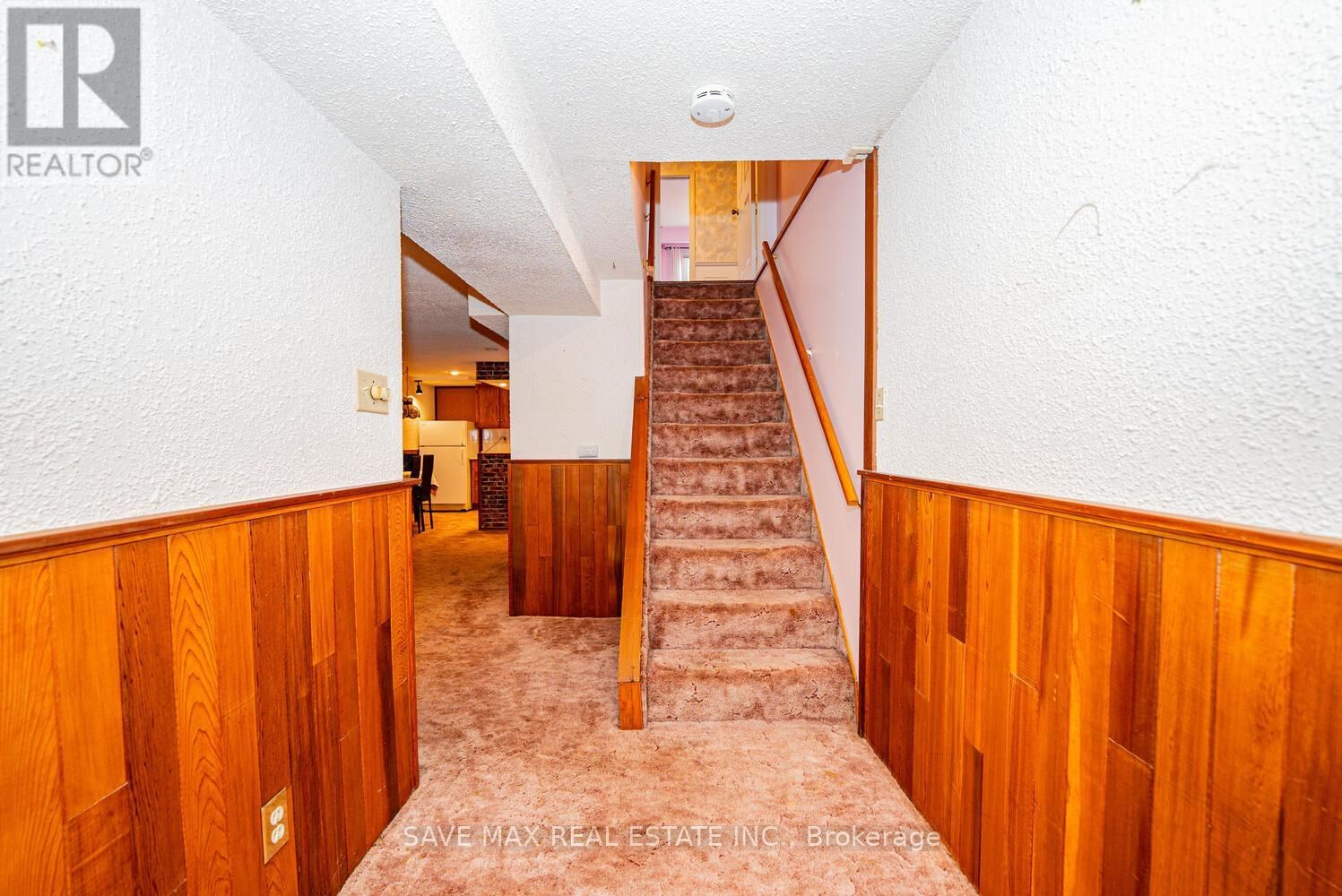 40 OMEGA SQUARE Image 29