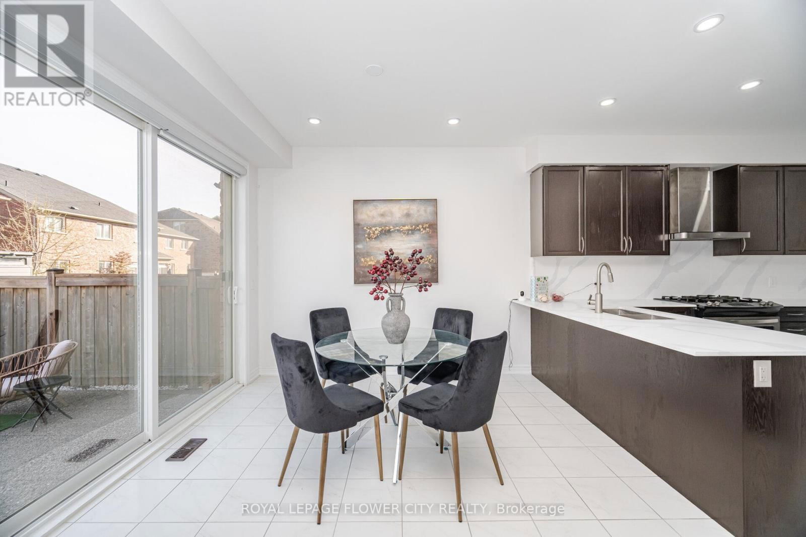65 MCECHEARN CRESCENT Image 11