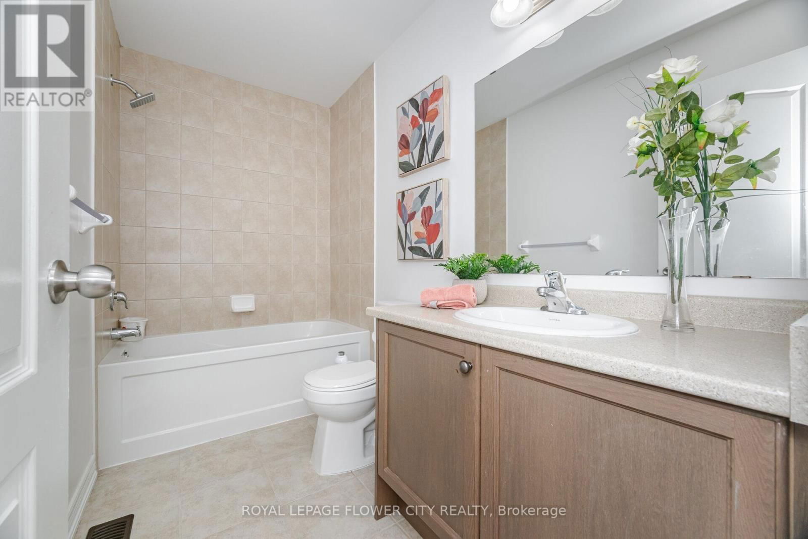 65 MCECHEARN CRESCENT Image 23