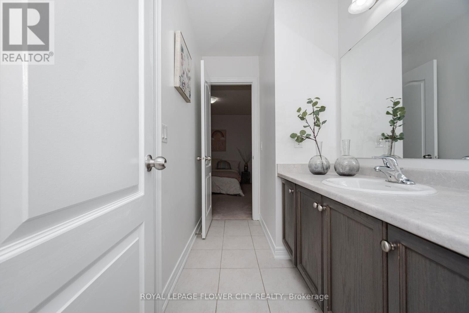 65 MCECHEARN CRESCENT Image 26
