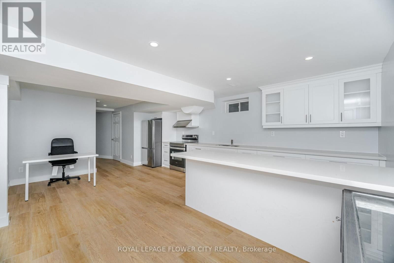 65 MCECHEARN CRESCENT Image 30
