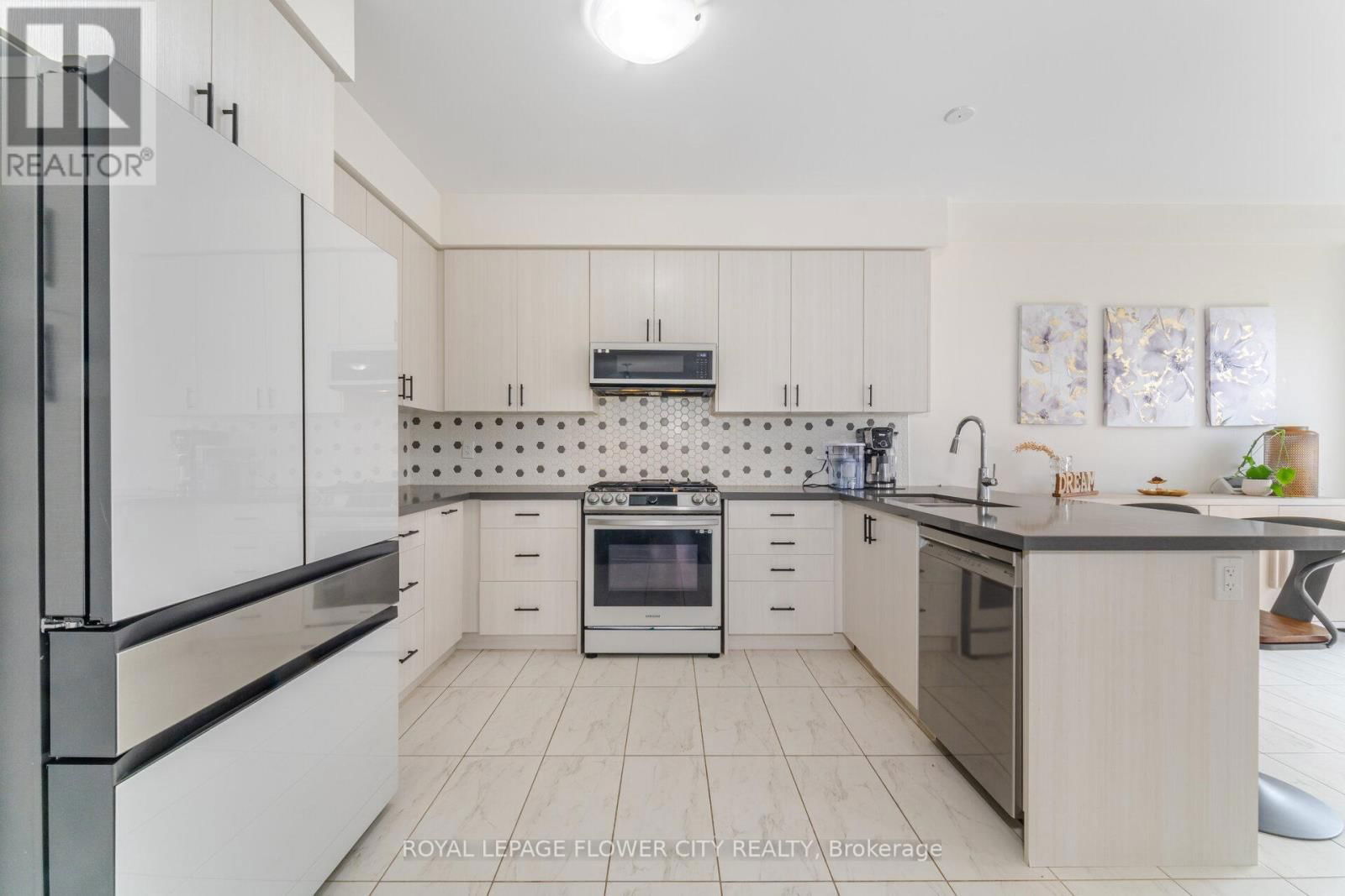 24 VINCENA ROAD Image 15