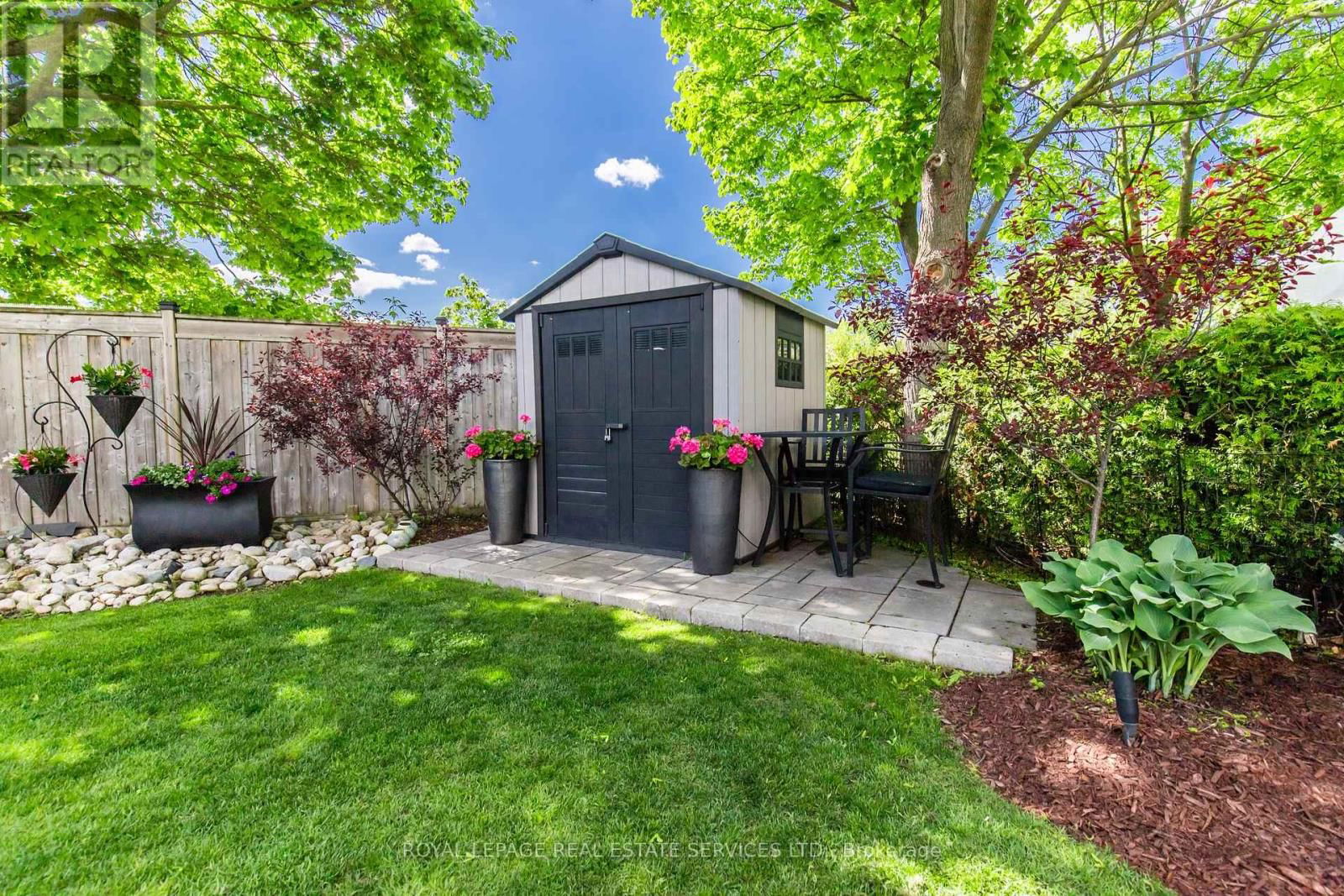 16 FERNDALE CRESCENT Image 46