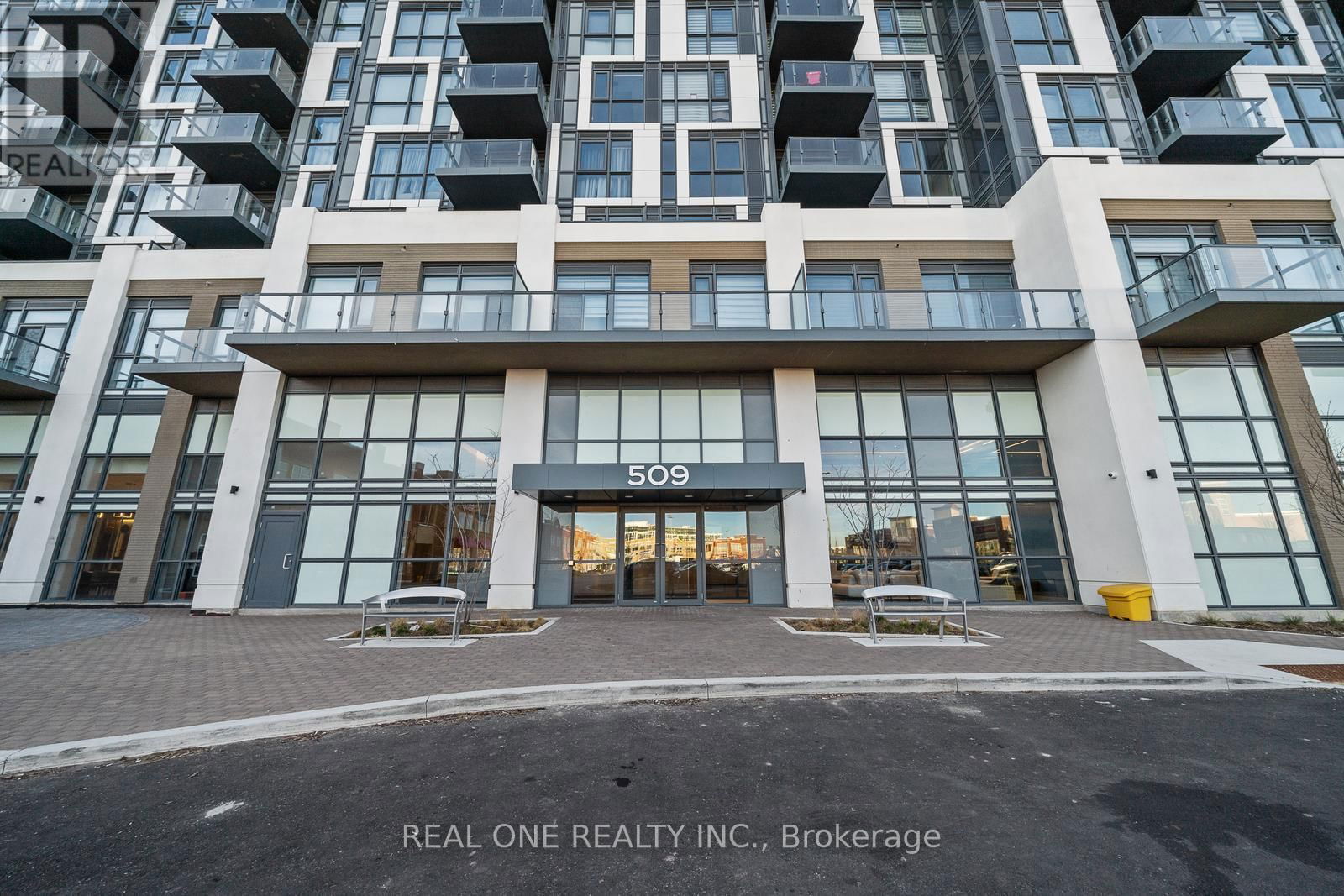 814 - 509 DUNDAS STREET WEST Image 3