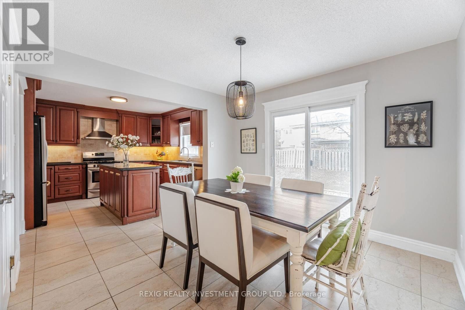 66 SETTLER COURT Image 16