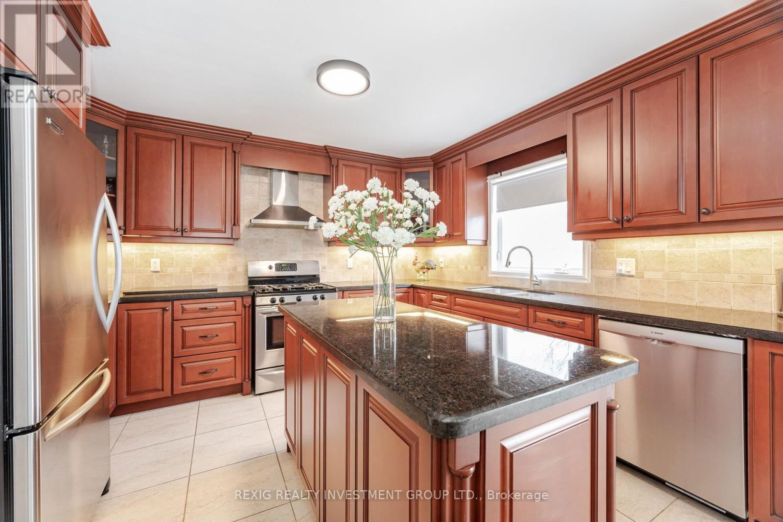 66 SETTLER COURT Image 17