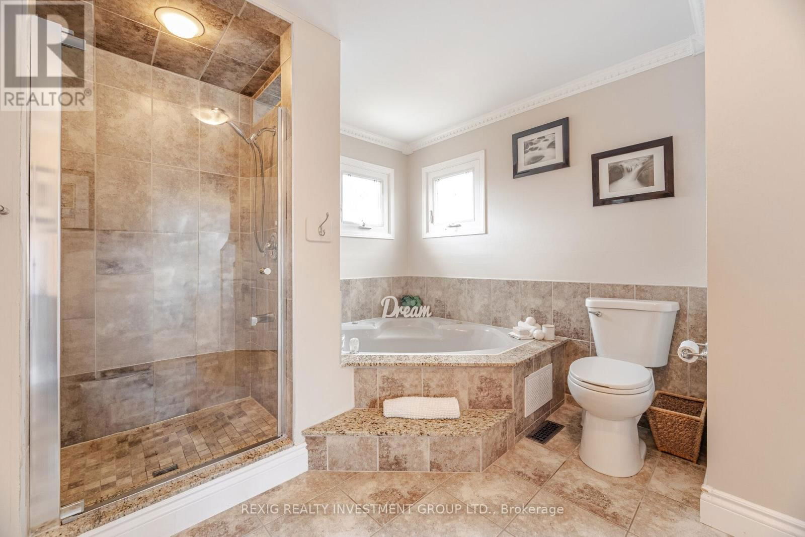 66 SETTLER COURT Image 32