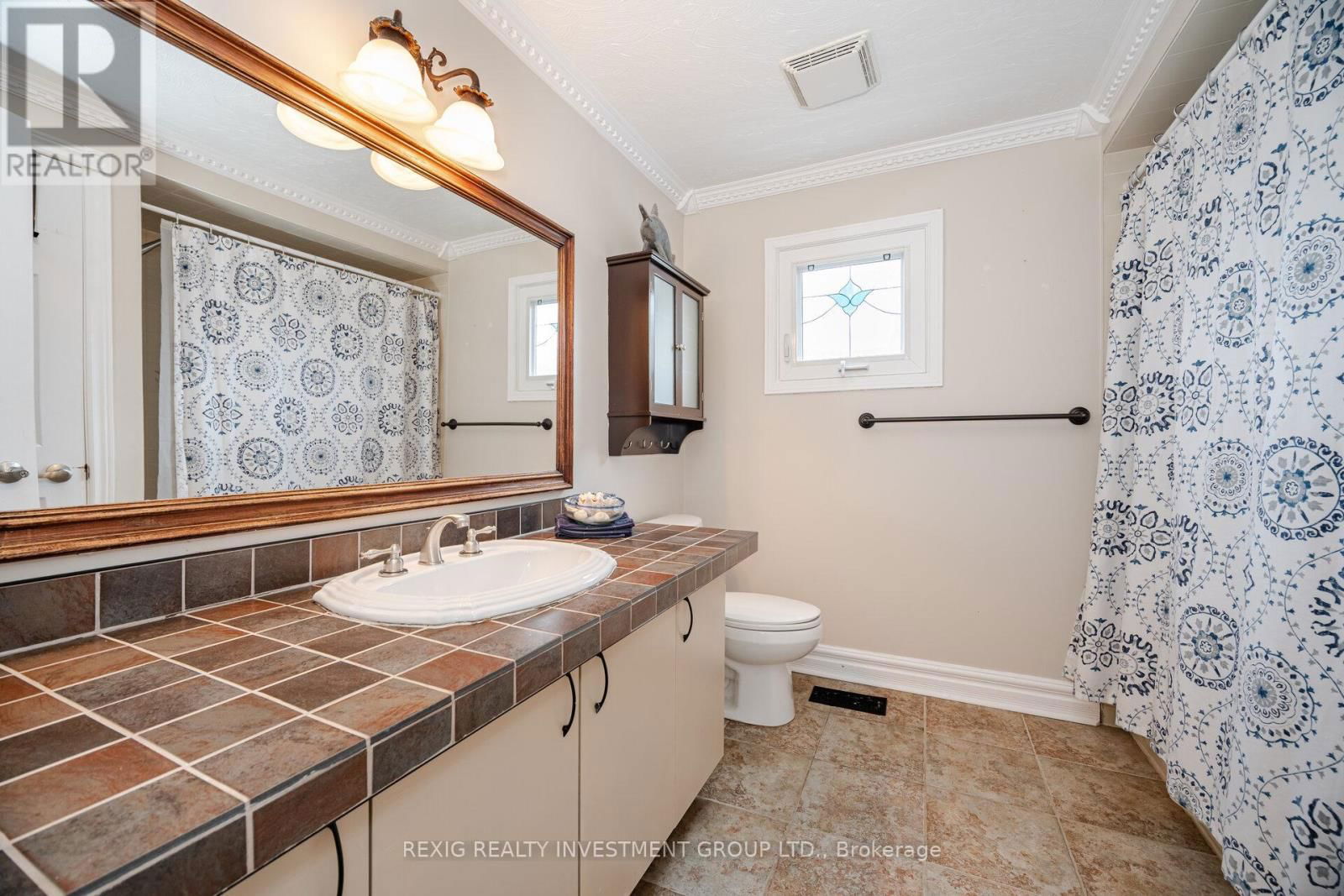 66 SETTLER COURT Image 38