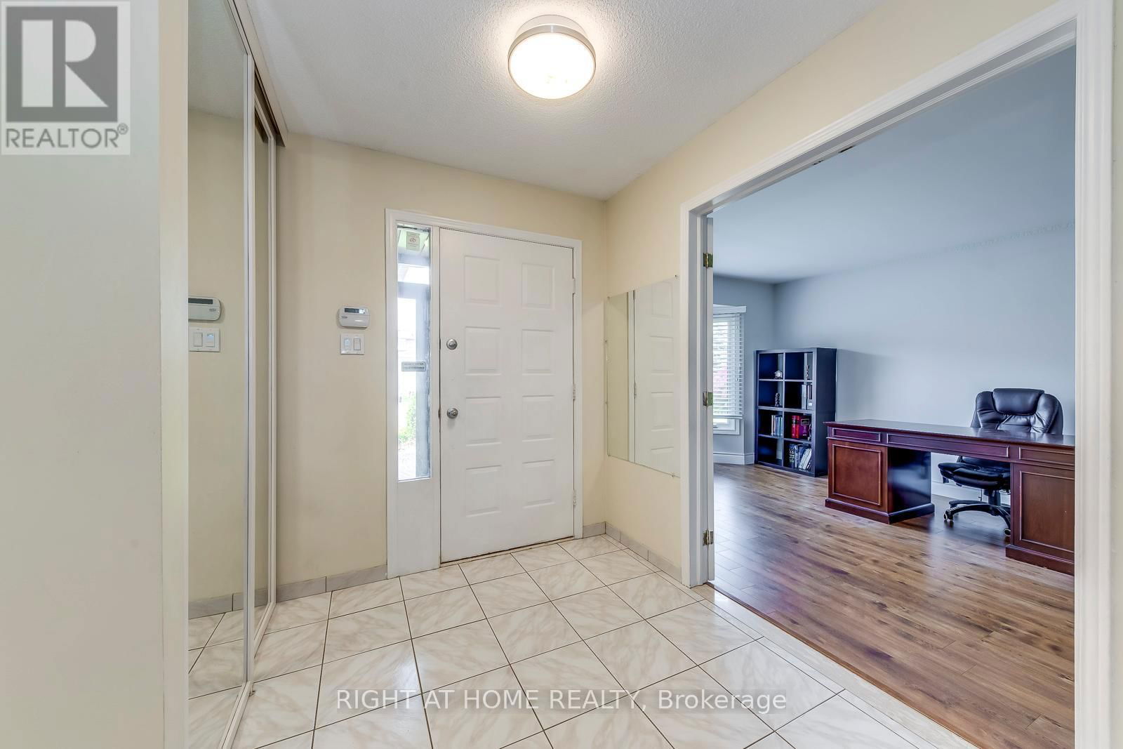 70 DE ROSE AVENUE Image 10