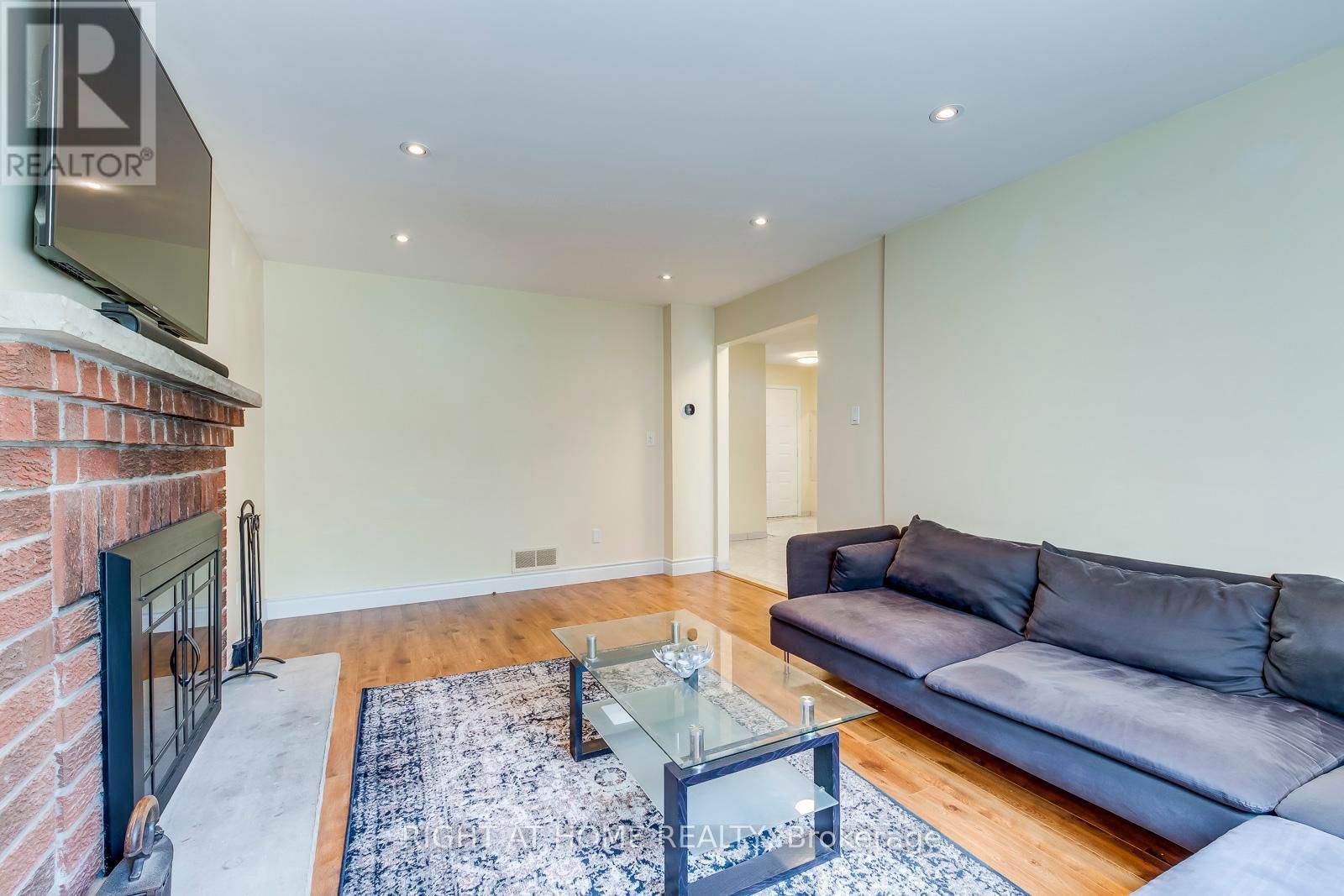 70 DE ROSE AVENUE Image 16