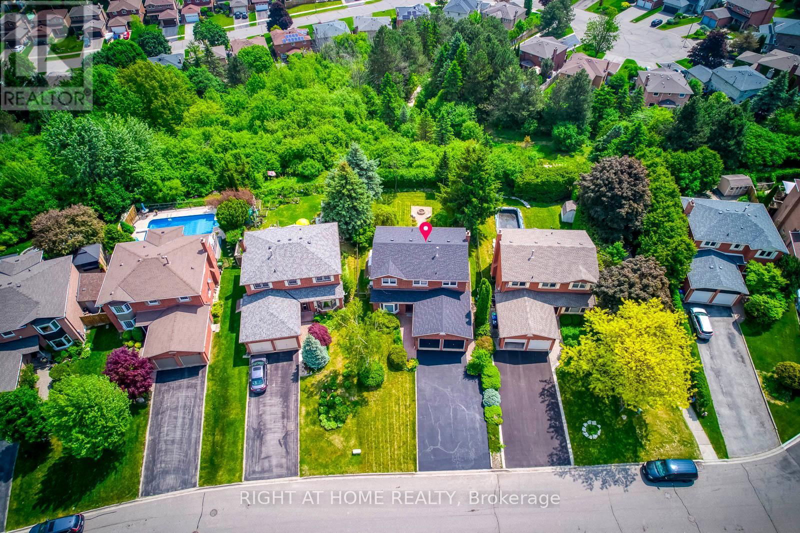 70 DE ROSE AVENUE Image 2