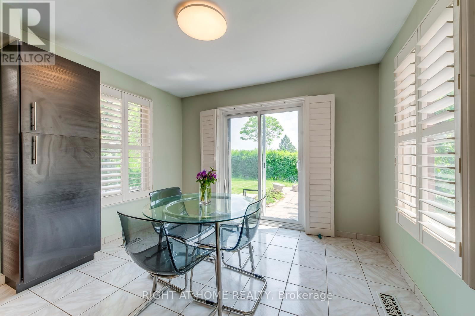 70 DE ROSE AVENUE Image 20