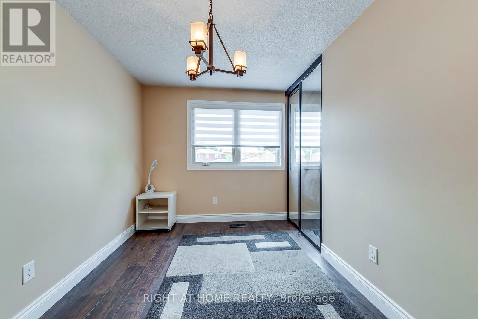 70 DE ROSE AVENUE Image 33