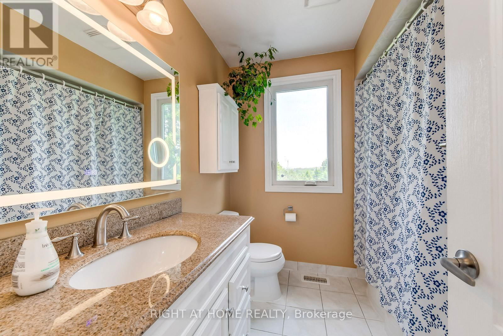 70 DE ROSE AVENUE Image 35