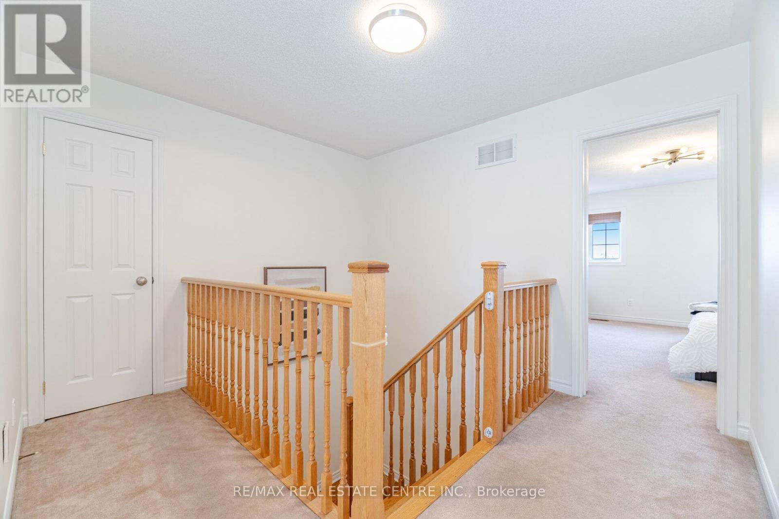 335 HOBBS CRESCENT Image 17