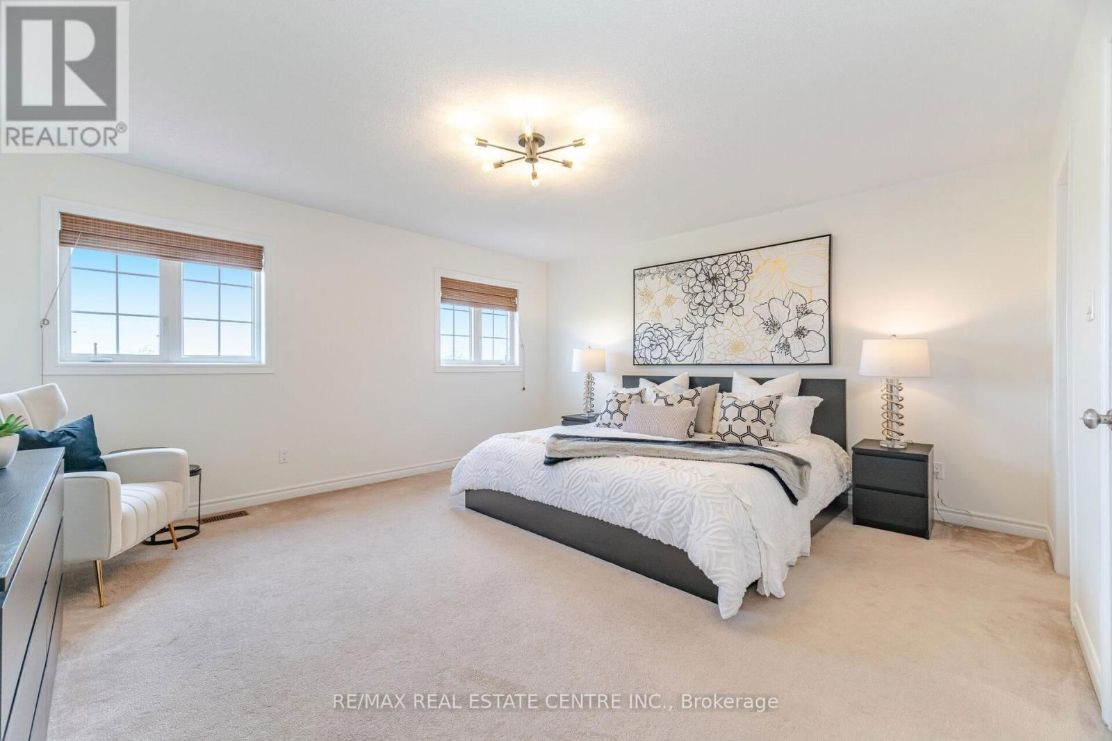 335 HOBBS CRESCENT Image 18