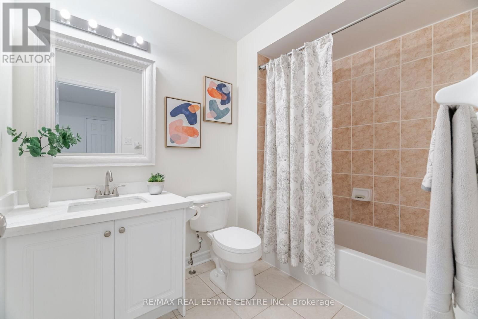 335 HOBBS CRESCENT Image 27