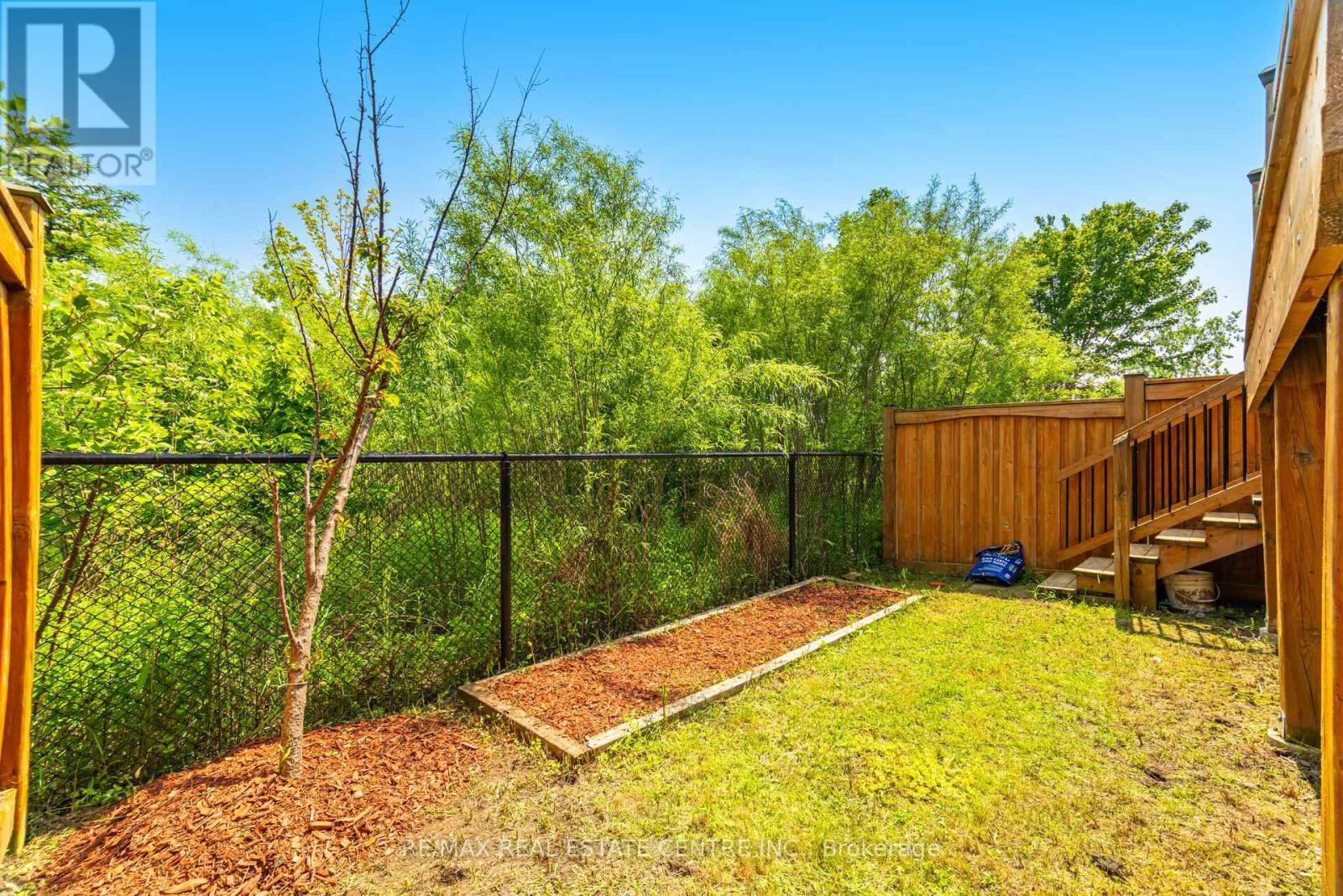 335 HOBBS CRESCENT Image 35
