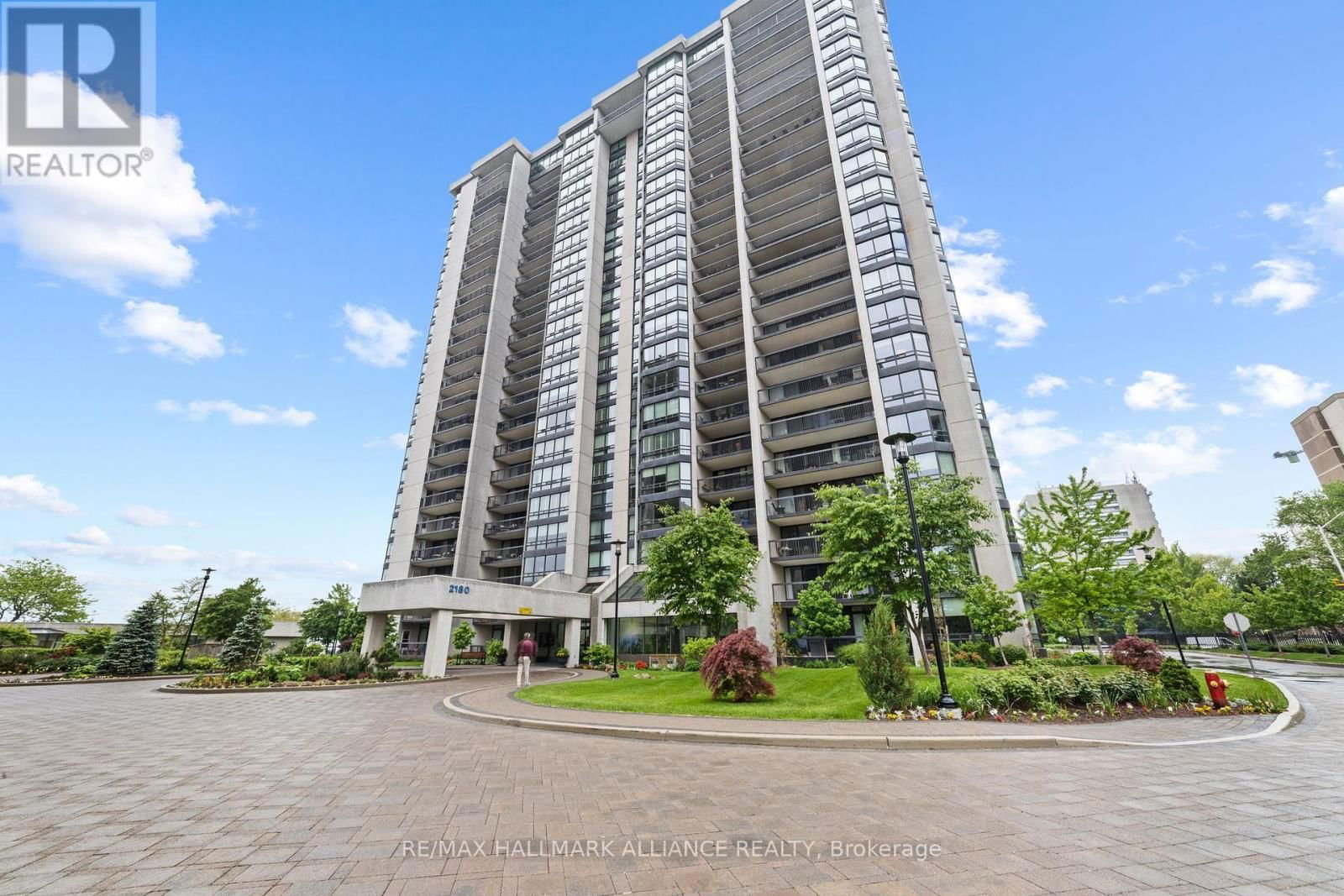 PH6 - 2180 MARINE DR DRIVE Image 1