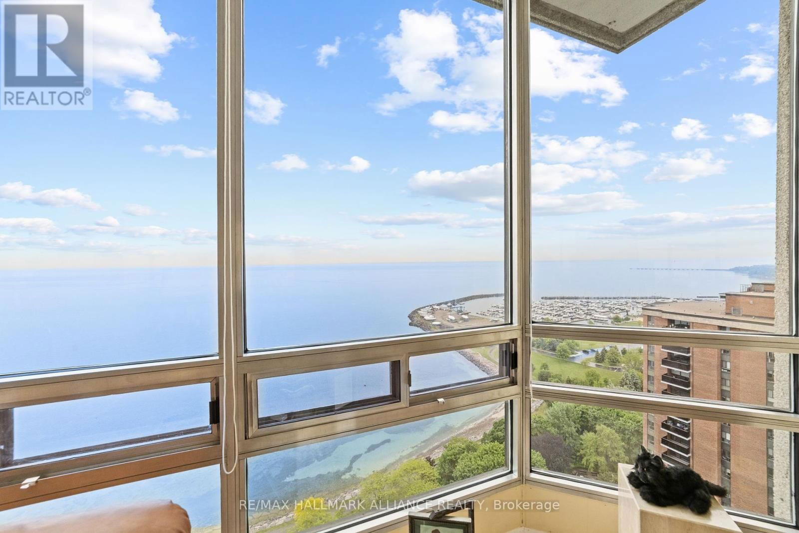 PH6 - 2180 MARINE DR DRIVE Image 11