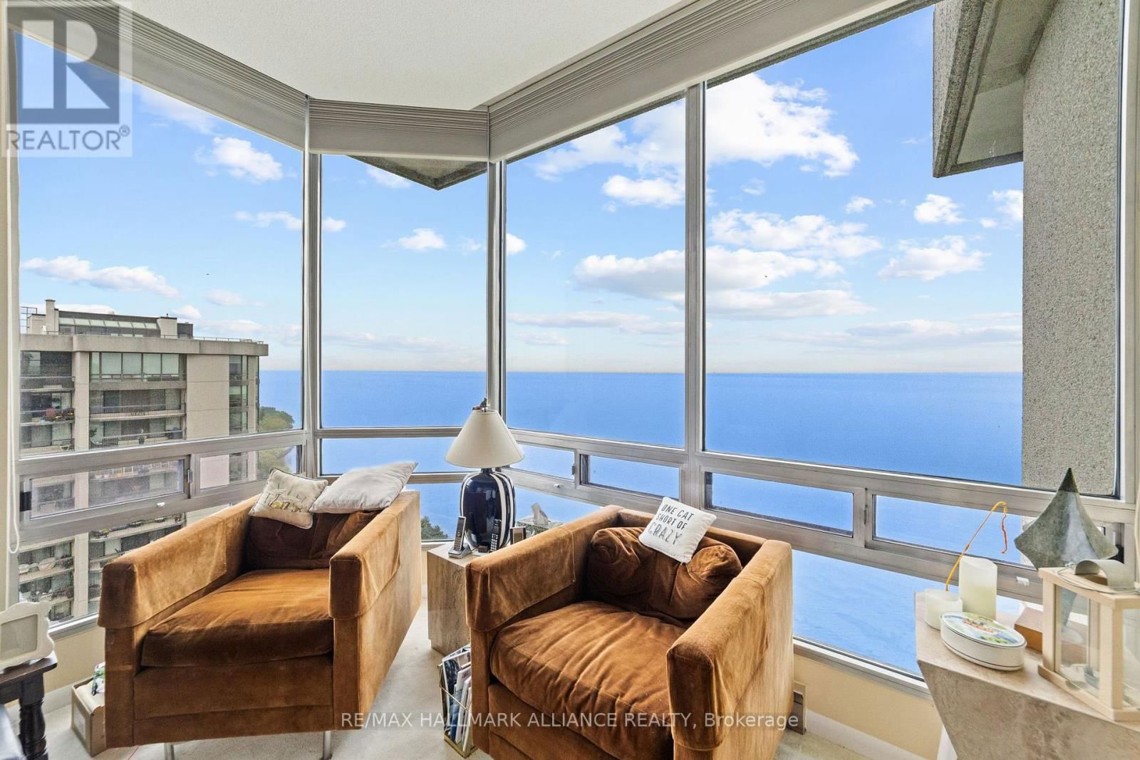PH6 - 2180 MARINE DR DRIVE Image 15