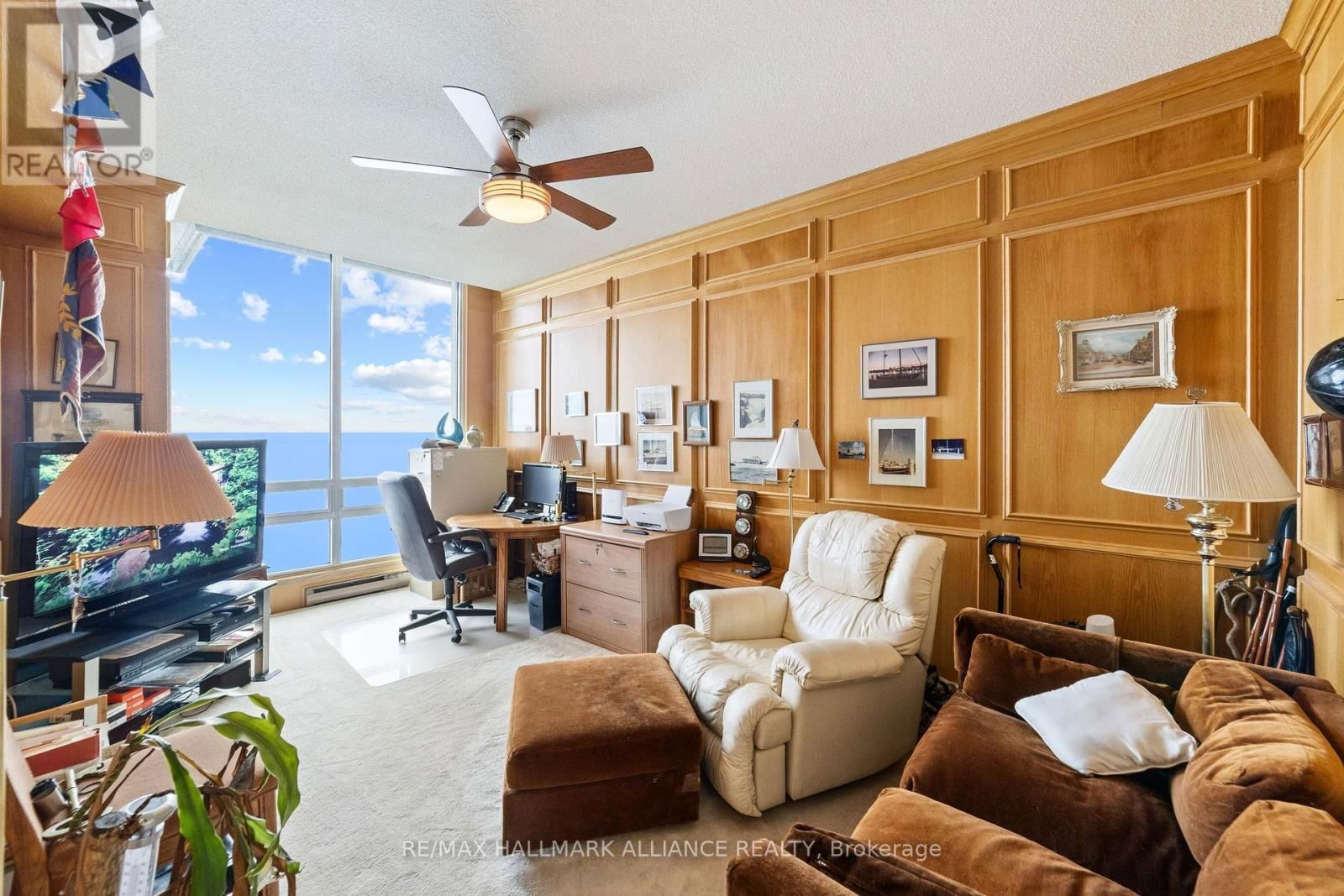 PH6 - 2180 MARINE DR DRIVE Image 16