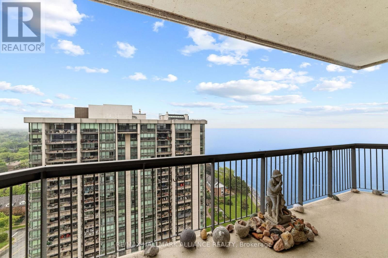 PH6 - 2180 MARINE DR DRIVE Image 24
