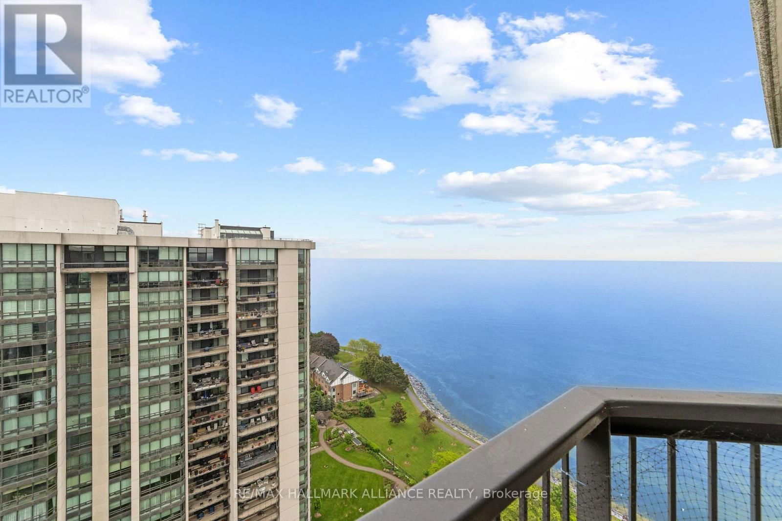 PH6 - 2180 MARINE DR DRIVE Image 25