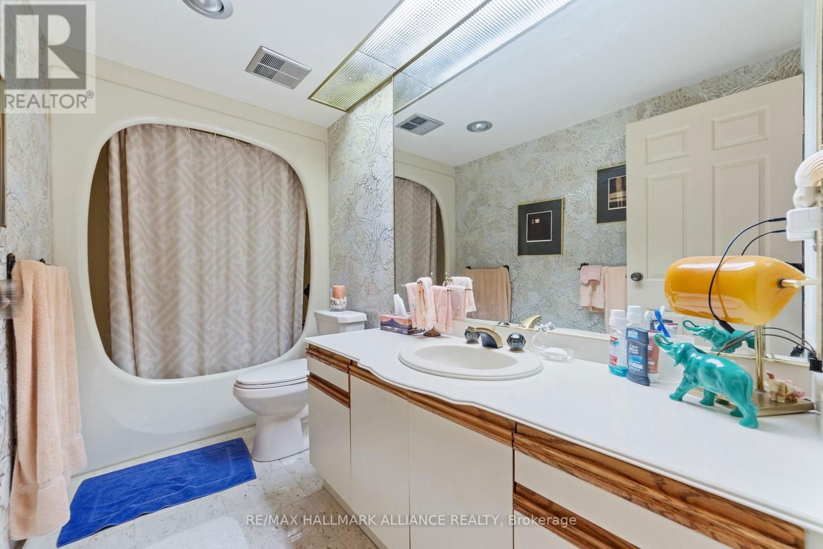 PH6 - 2180 MARINE DR DRIVE Image 26