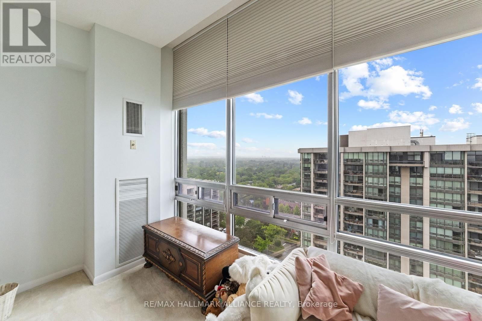 PH6 - 2180 MARINE DR DRIVE Image 35