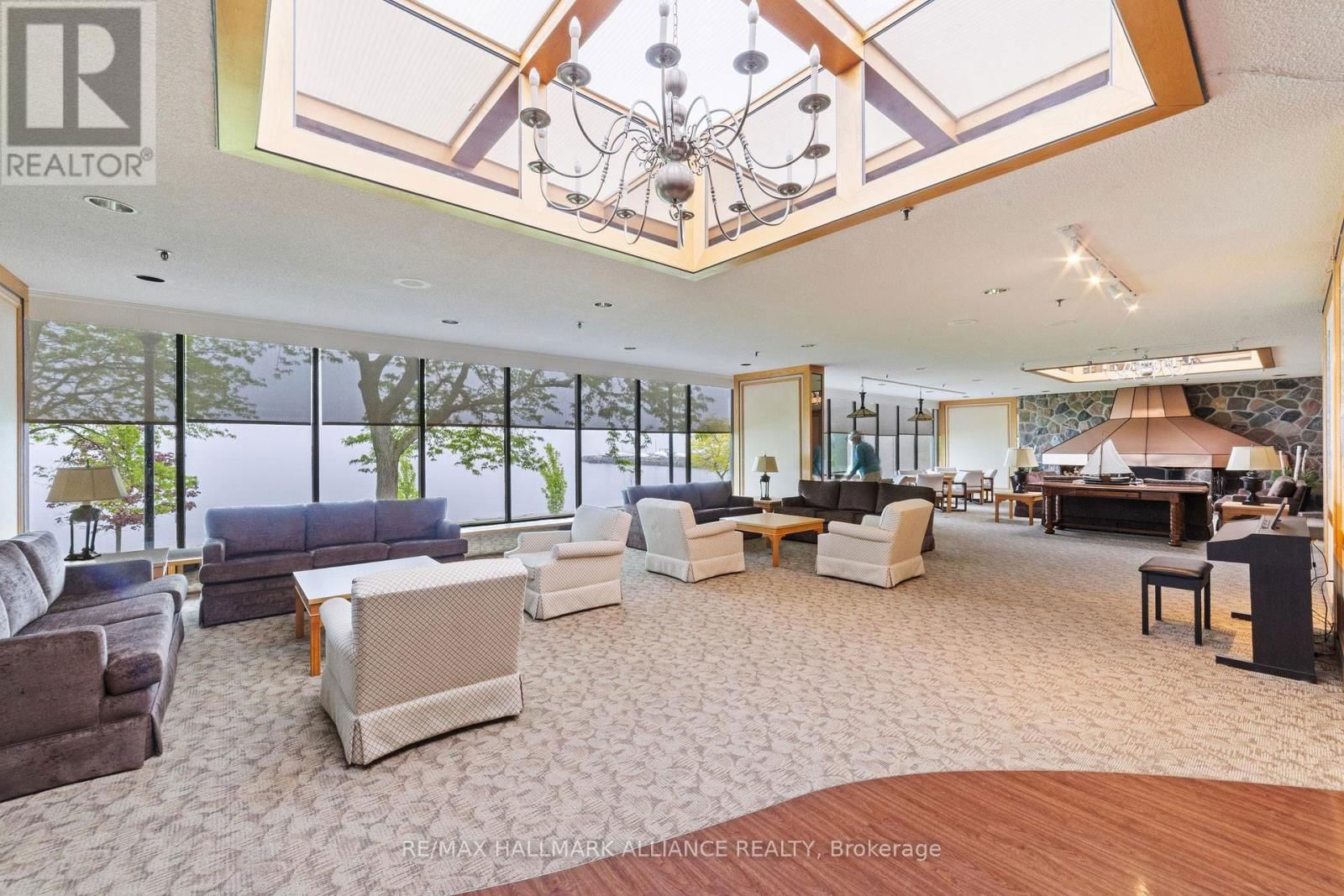 PH6 - 2180 MARINE DR DRIVE Image 36