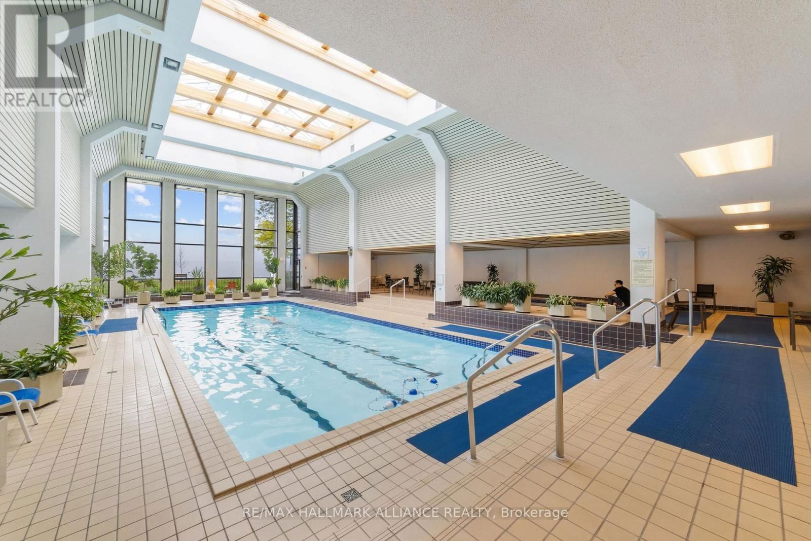 PH6 - 2180 MARINE DR DRIVE Image 38